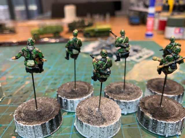Caesar Miniatures 1/72 Scale WWII German Soldiers With Tank Riders - 077 Soft Plastic Set